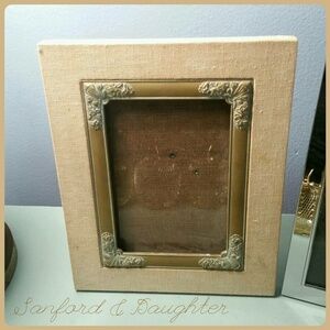 Frame - Vintage Inspired - Beautiful Details